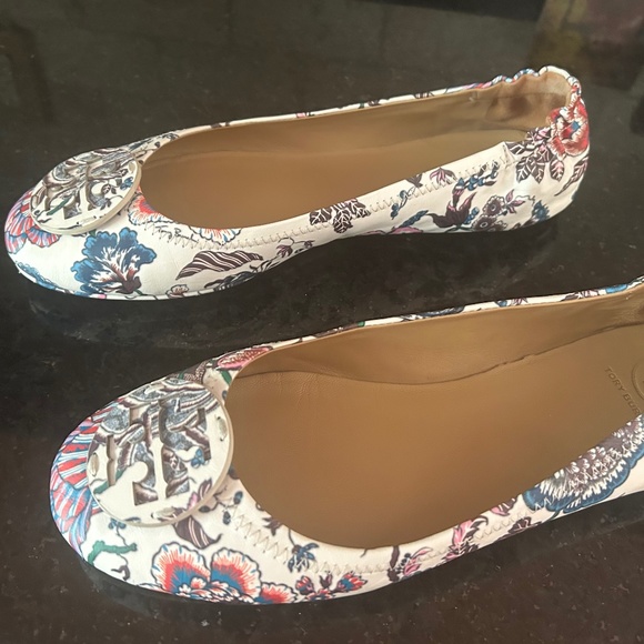 Tory Burch Minnie Floral Travel Ballet Flats - Picture 3 of 8